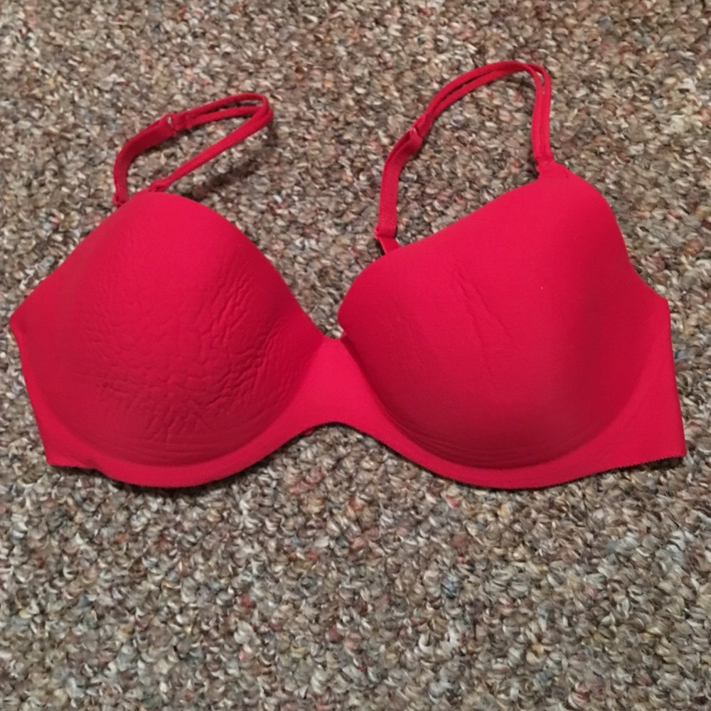 Wacoal contour bra. Seamless and very comfy 38D